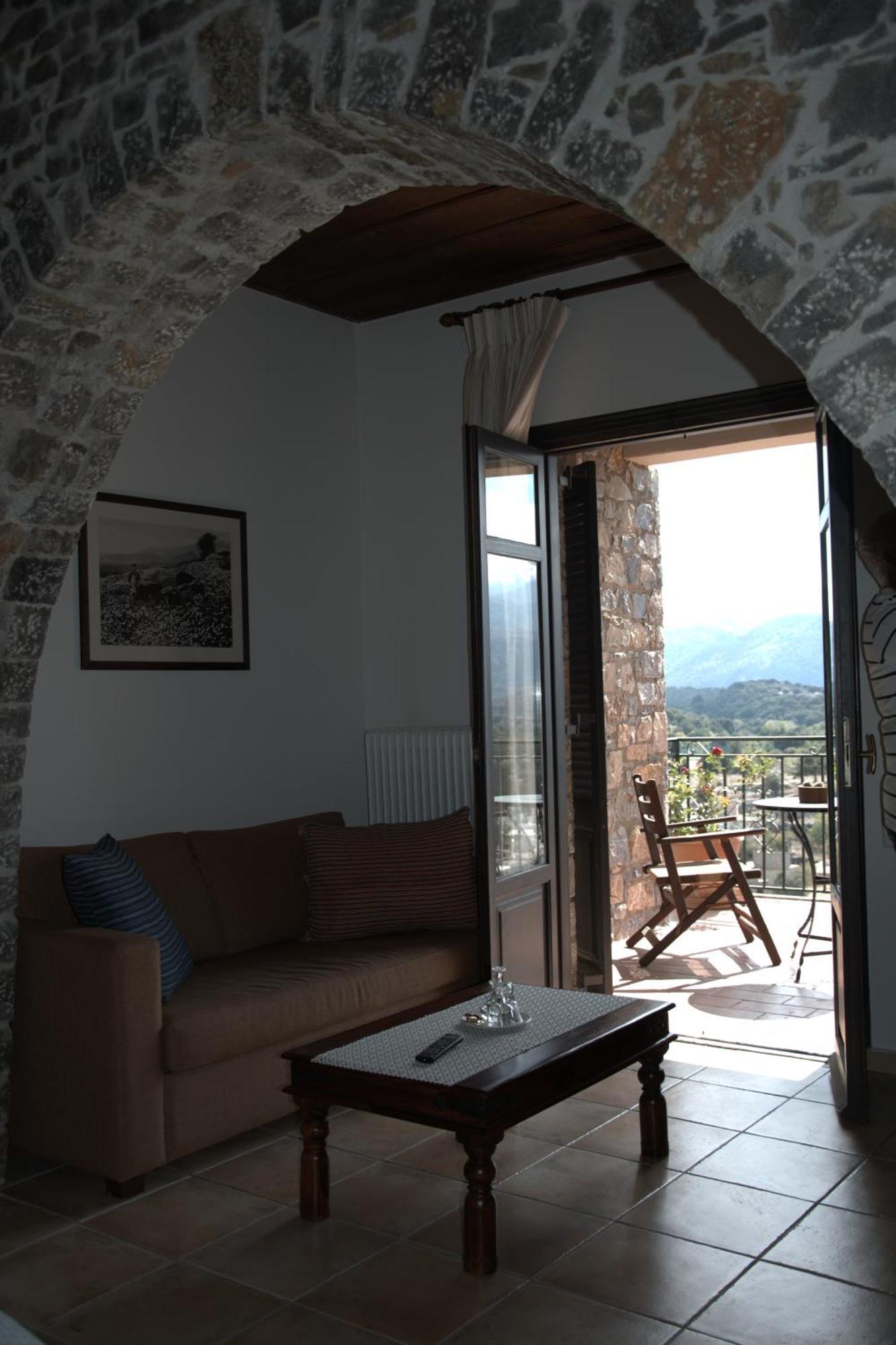 Aparthotel Αργουλιάς Tzermiádon Esterno foto